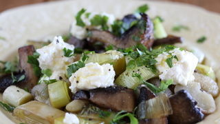 White Beans with Mushrooms, Leeks and Lemon