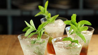 




Sparkling Ruby Cabernet Spritzer
